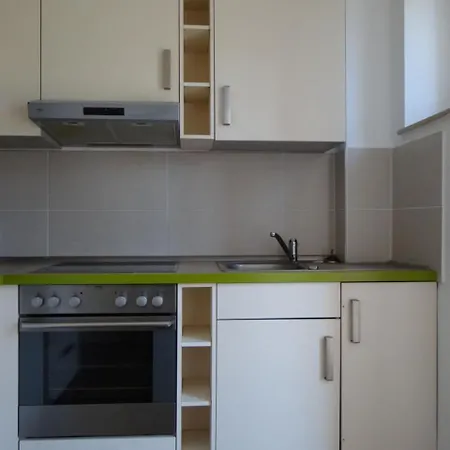 Apartdays *
